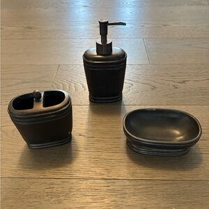 Bathroom accessories Bronze soap pump/dish, toothbrush holder